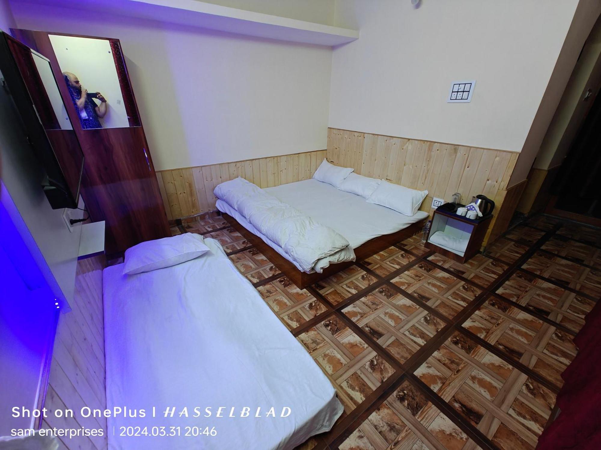 Crimson Inn B&B Rampur  Bagian luar foto