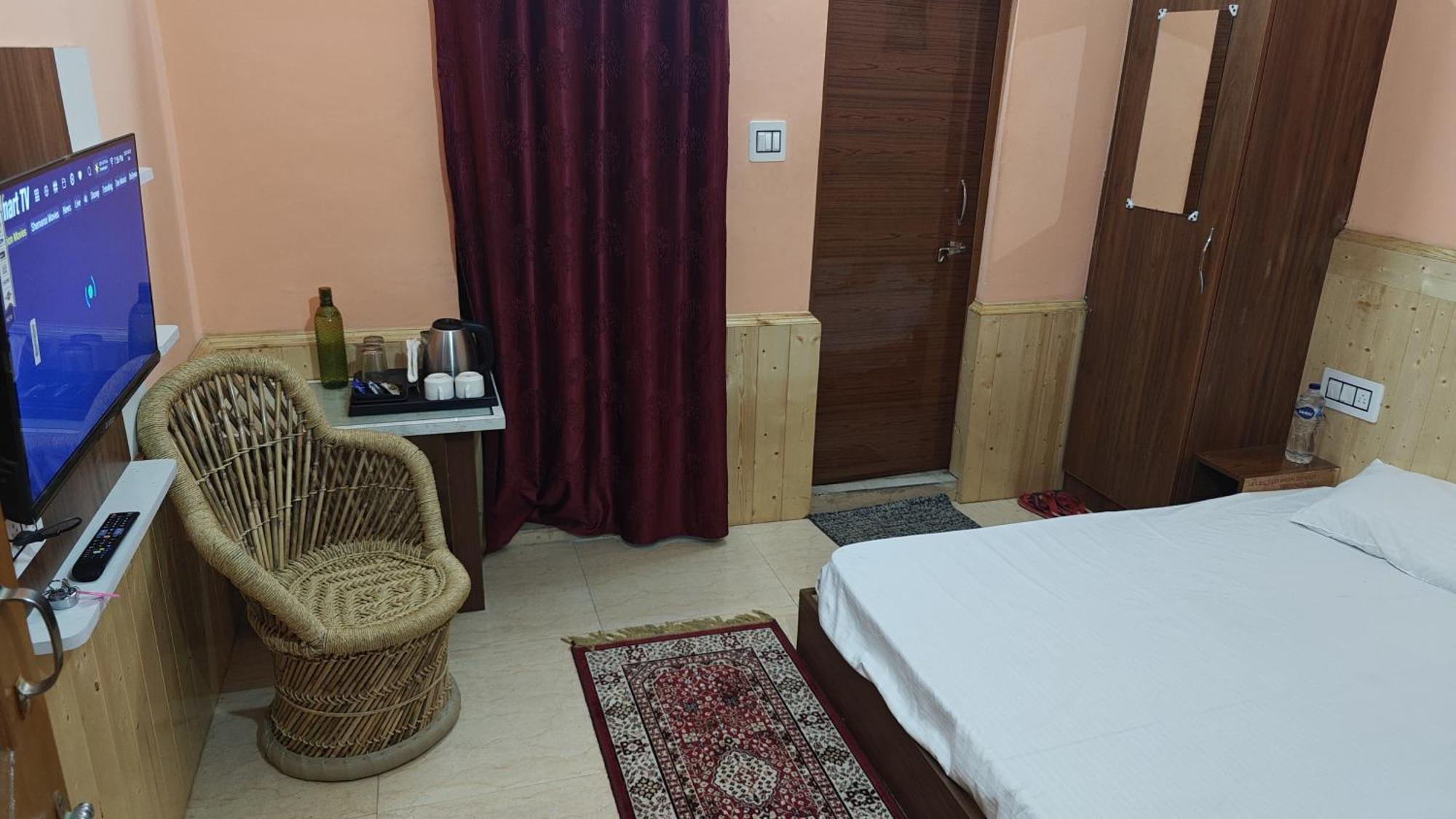 Crimson Inn B&B Rampur  Bagian luar foto